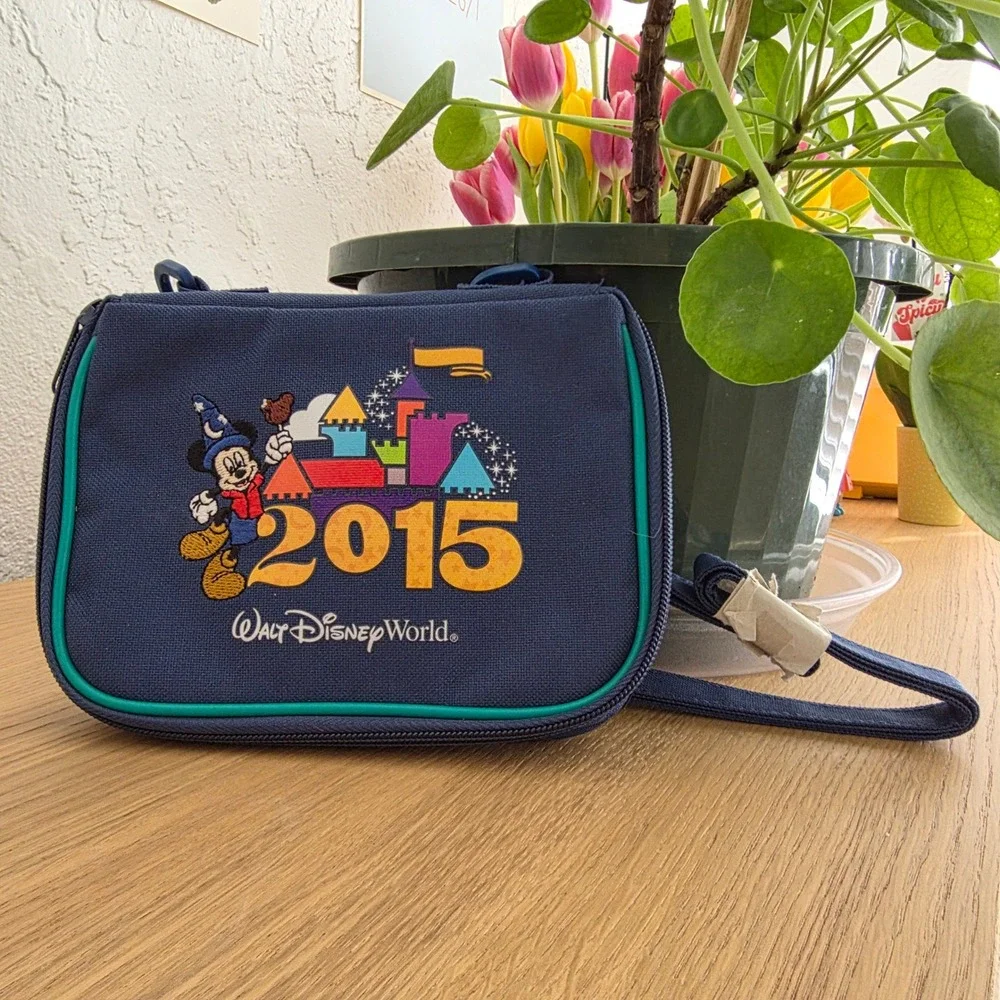 Walt Disney World 2015 Sorcerer Mickey Crossbody Camera‎ Bag Navy NWOT
